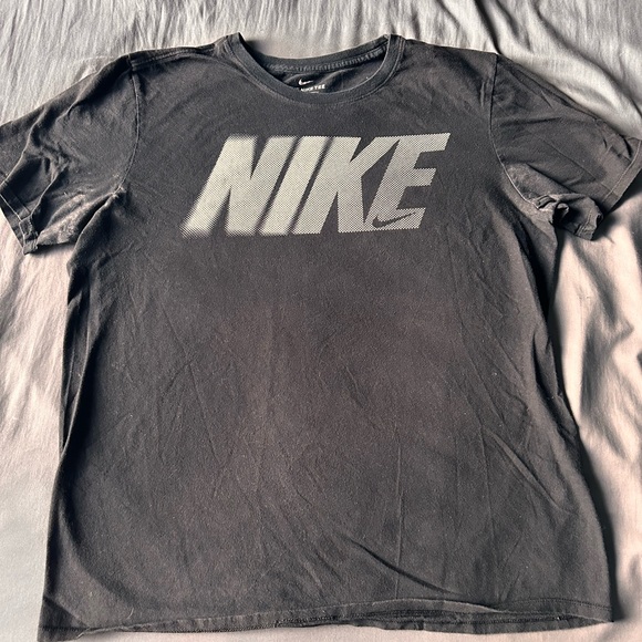 Large Nike shirt bundle - Picture 9 of 11